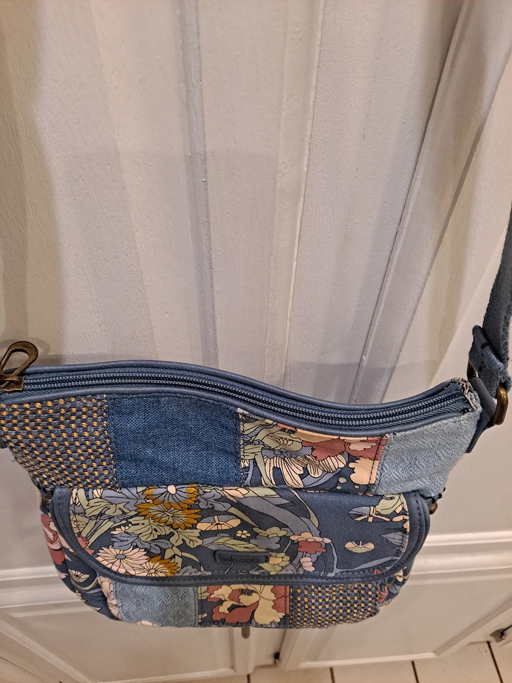 Sakroots Artist Circle Blue Floral Patchwork Cotton Crossbody Multicolor Accents - Picture 6 of 16